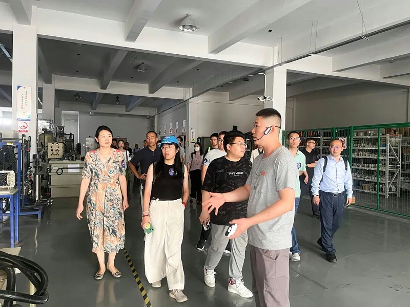 長三角智造雙城匯走進依斯倍 (4)