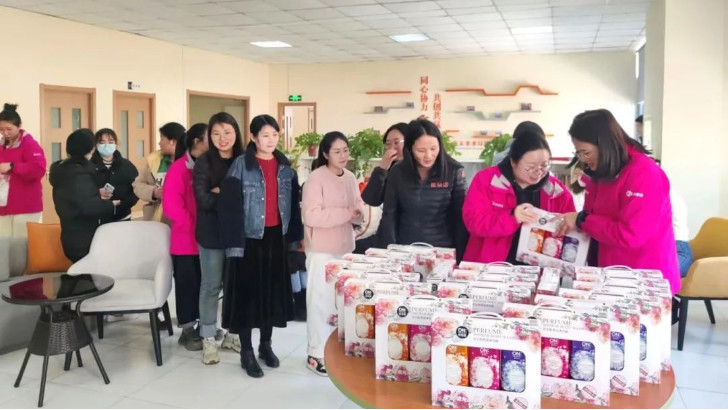 佳片有約 溫情三月 |依斯倍環(huán)保工會組織女職工開展“三八”婦女節(jié)觀影活動