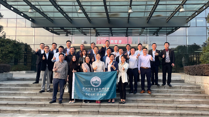 依斯倍參訪標(biāo)桿企業(yè)亨通集團(tuán)、博眾精工及綠控傳動(dòng)