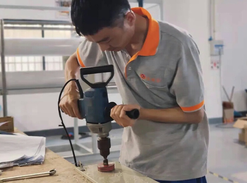 高溫下的環(huán)保人