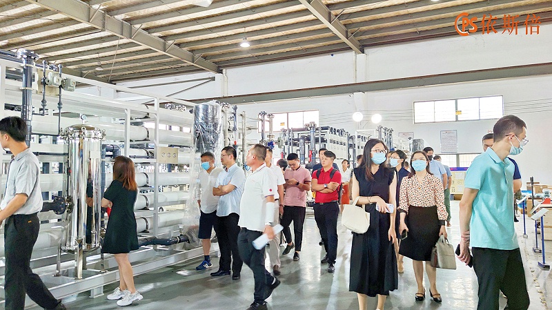 蘇州市科技局領(lǐng)導(dǎo)及市發(fā)展促進(jìn)會產(chǎn)業(yè)協(xié)會蒞臨依斯倍參觀指導(dǎo)