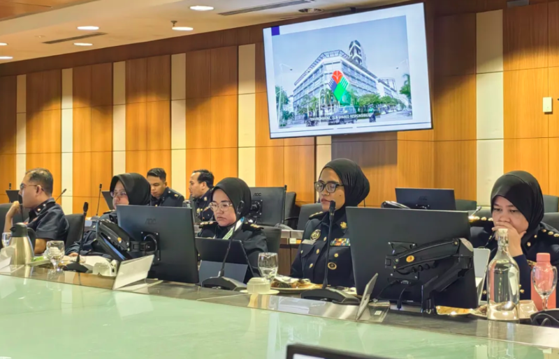 依斯倍走進(jìn)馬來(lái)西亞環(huán)境部 (3)